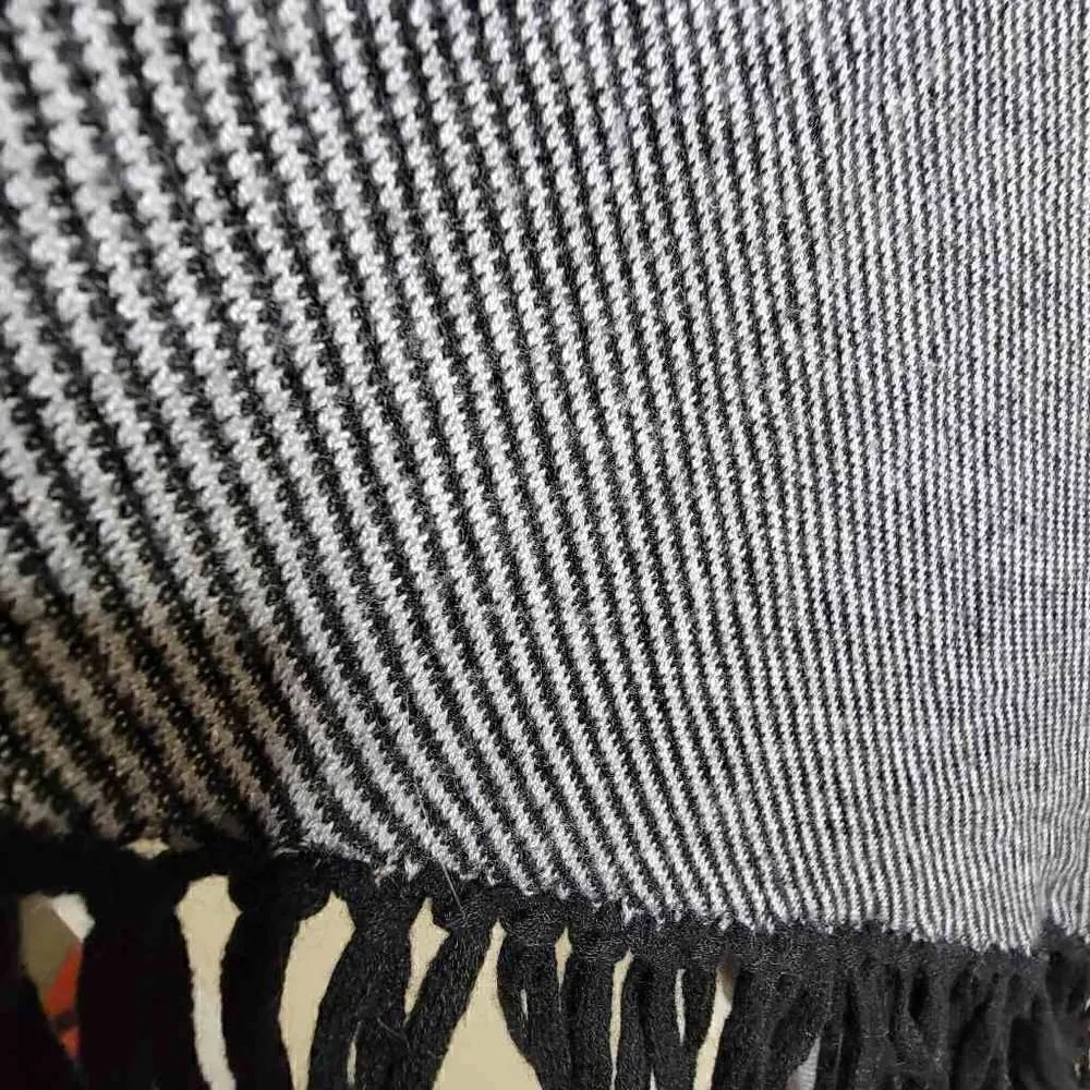 White House Black Market Wrap Stripe Fringe Ruana Black Gray Medium Large